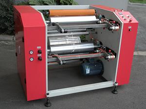  ماكينة تقطيع وإعادة لف فيلم بلاستيك نصف أوتوماتيكية ذات 4 محاور 